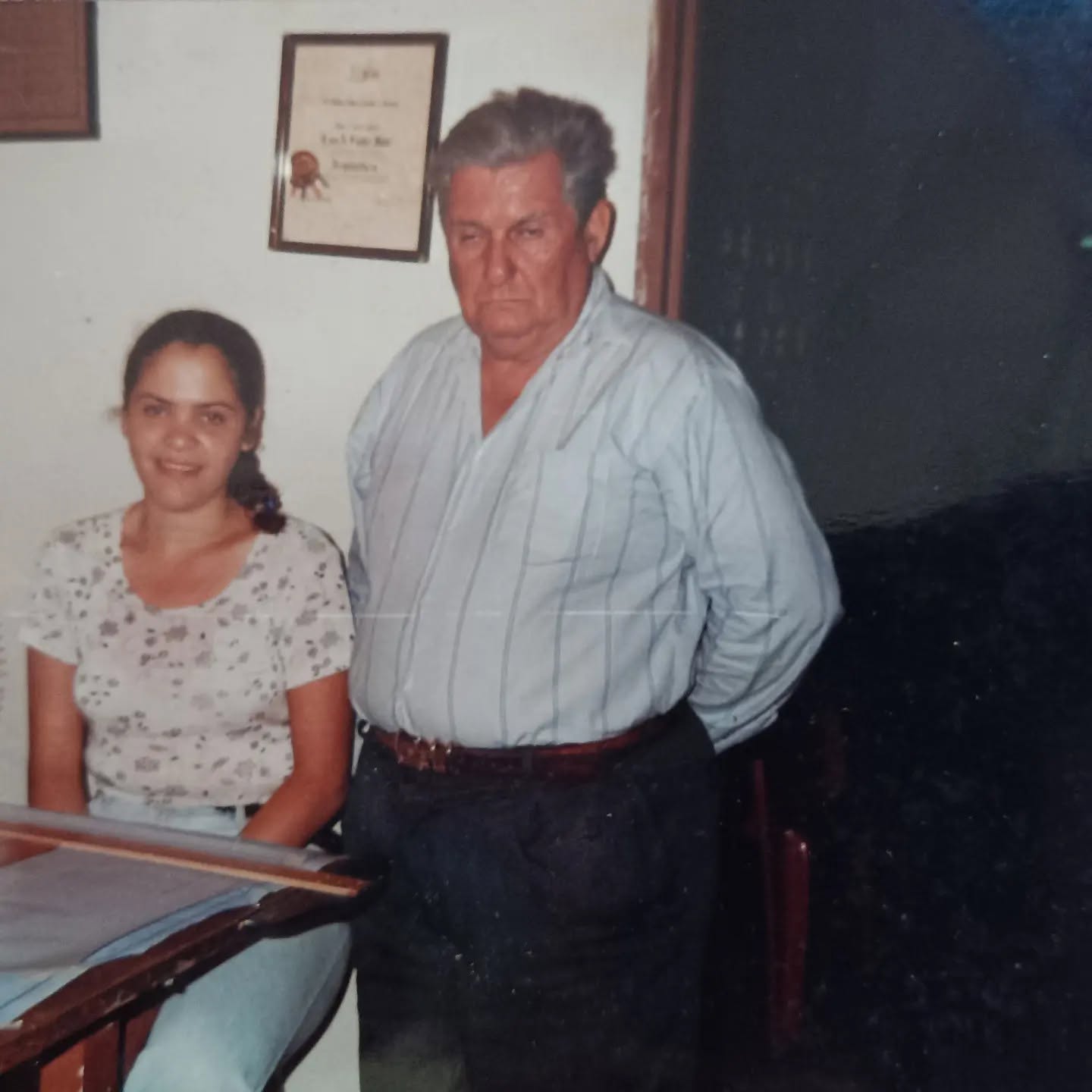 Fotografía familiar original de Luisa Fuster junto a su padre Luis Antonio Fuster Soler